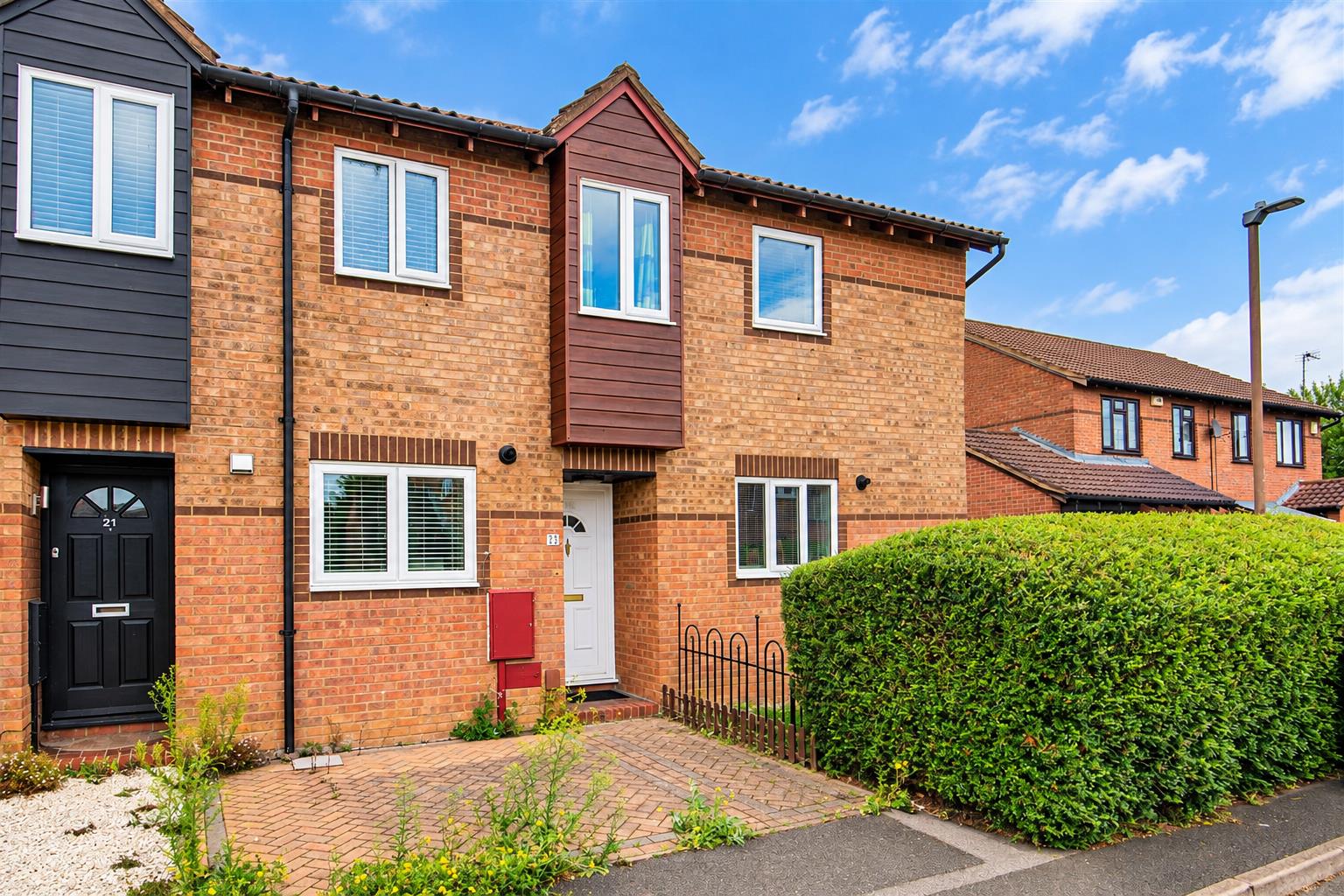 2 bed property in Hexham Gardens, Bletchley